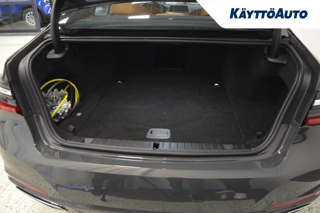 BMW 745 2019