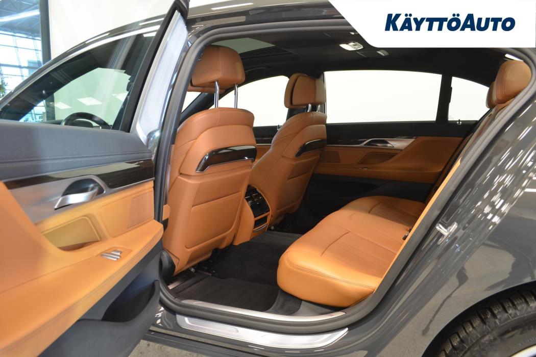 BMW 745 2019