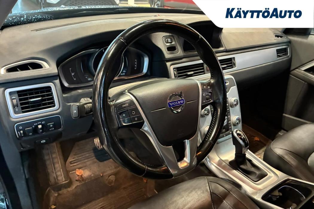 VOLVO V70 2015