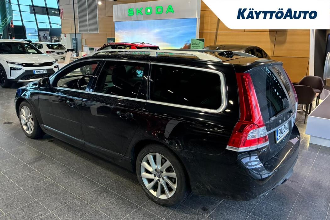 VOLVO V70 2015