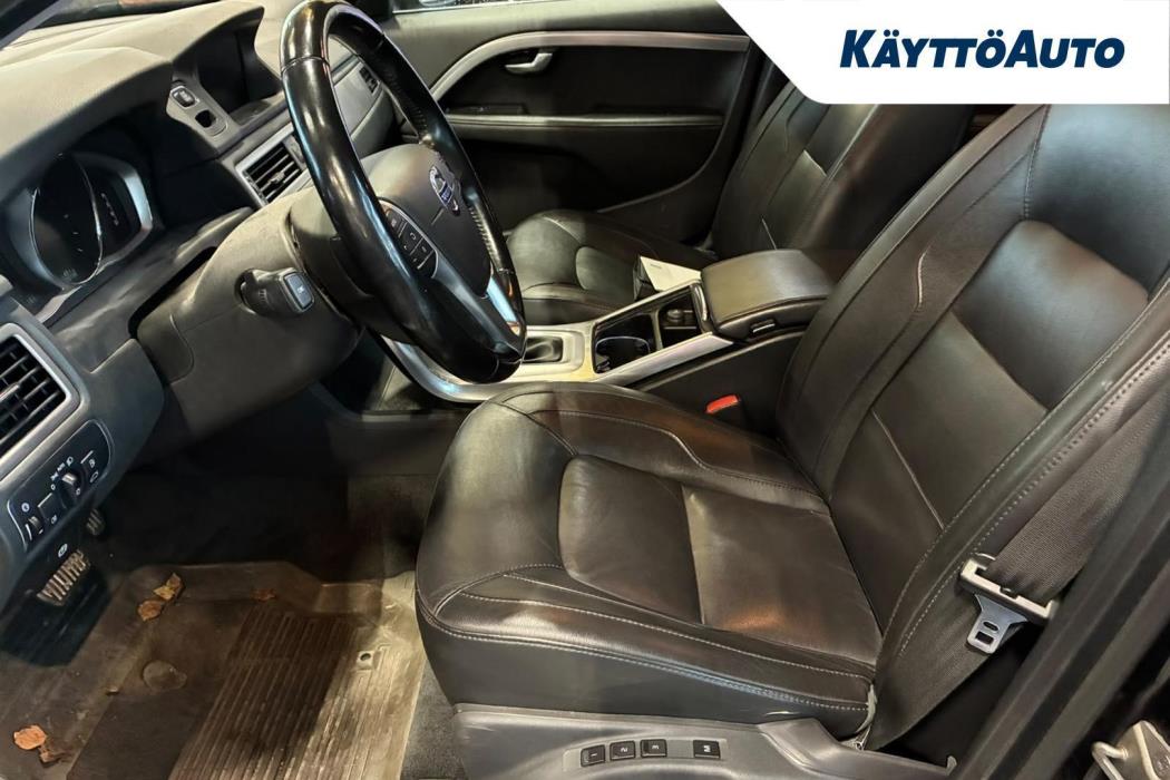 VOLVO V70 2015