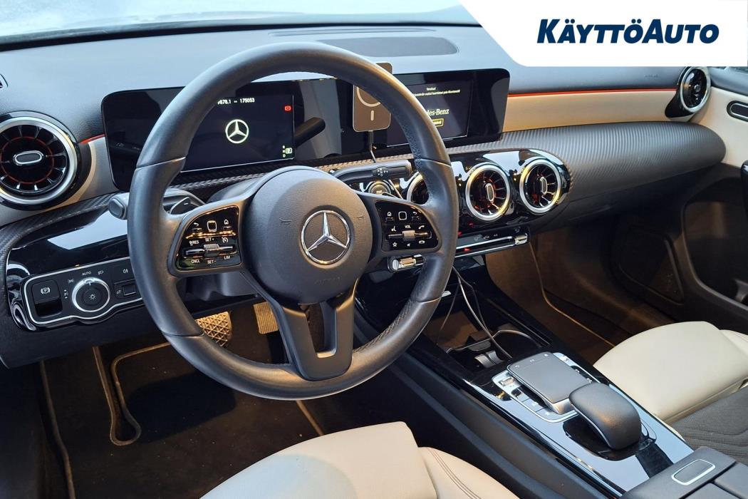 MERCEDES-BENZ A 2020