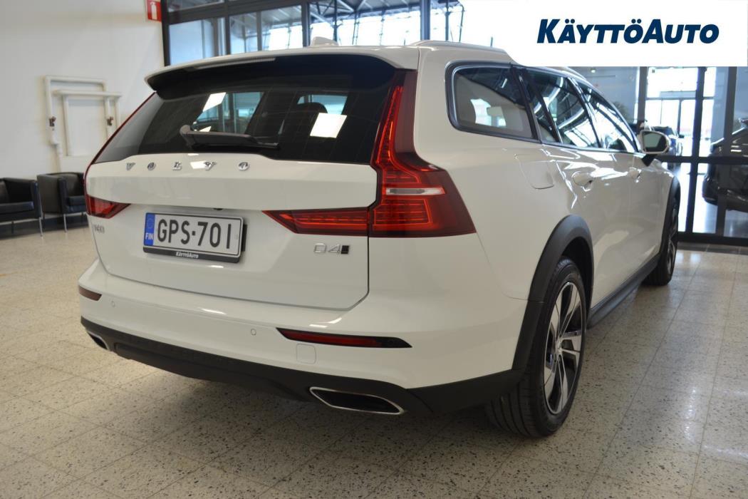 VOLVO V60 Cross Country 2019