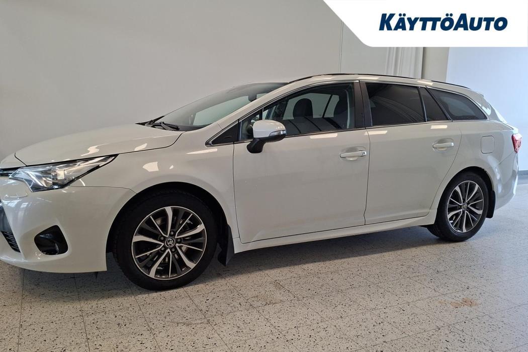 TOYOTA Avensis 2016