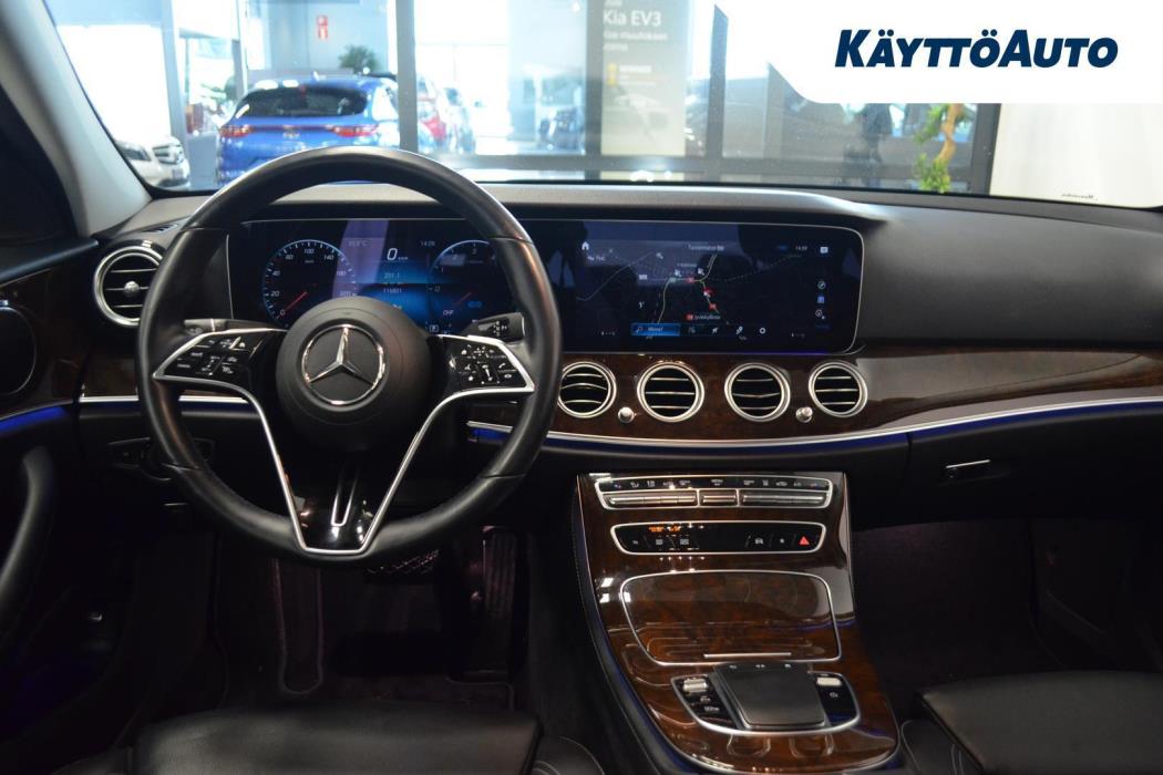 MERCEDES-BENZ E 2022