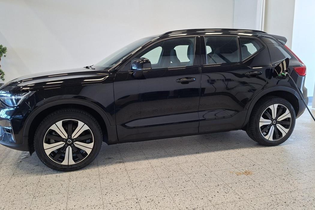 VOLVO XC40 2023
