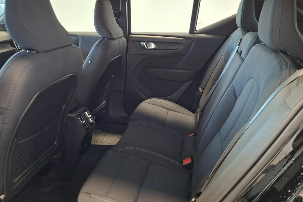 VOLVO XC40 2023
