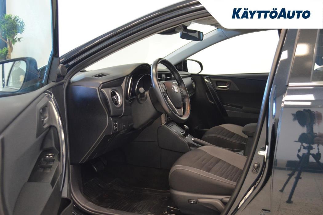 TOYOTA Auris 2017