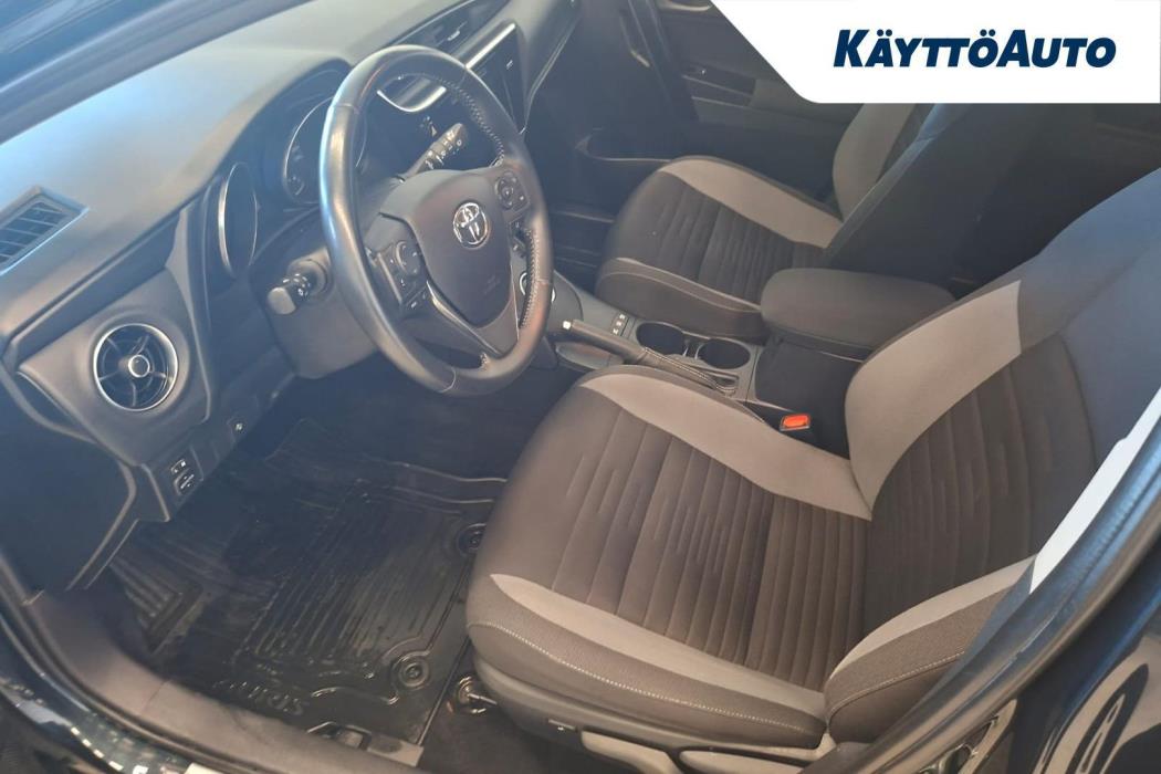 TOYOTA Auris 2017