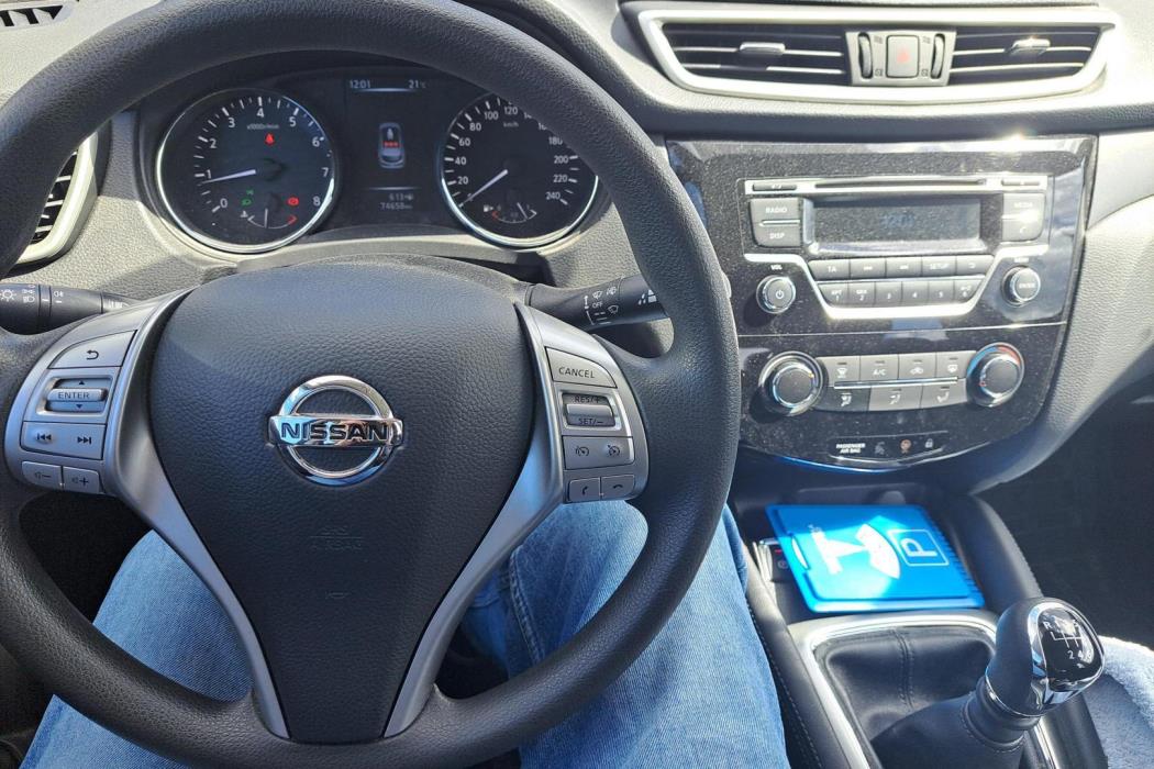 NISSAN Qashqai 2015
