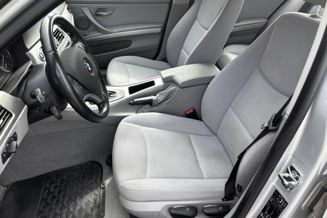 BMW 320 2008