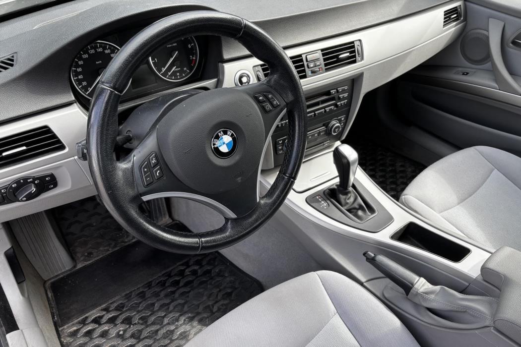 BMW 320 2008