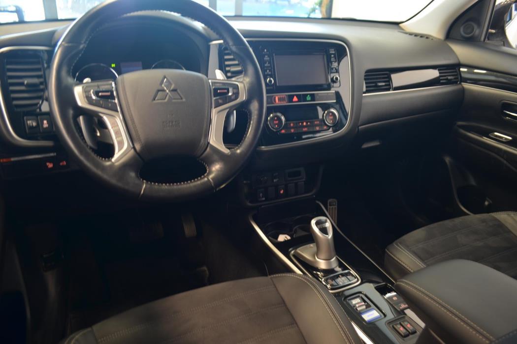 MITSUBISHI Outlander PHEV 2019