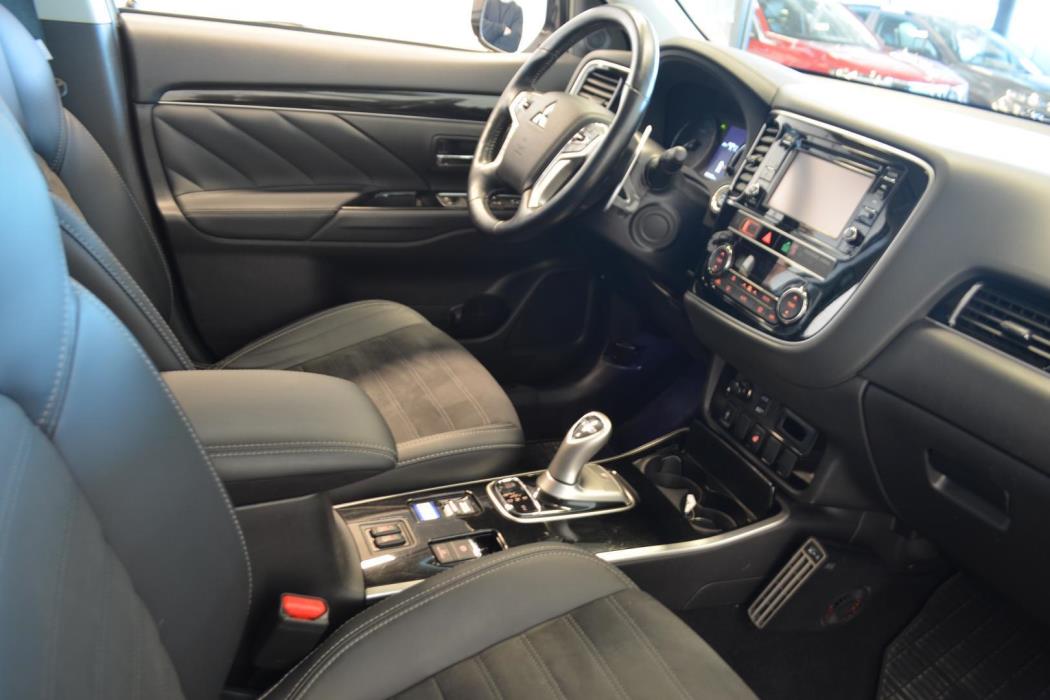 MITSUBISHI Outlander PHEV 2019