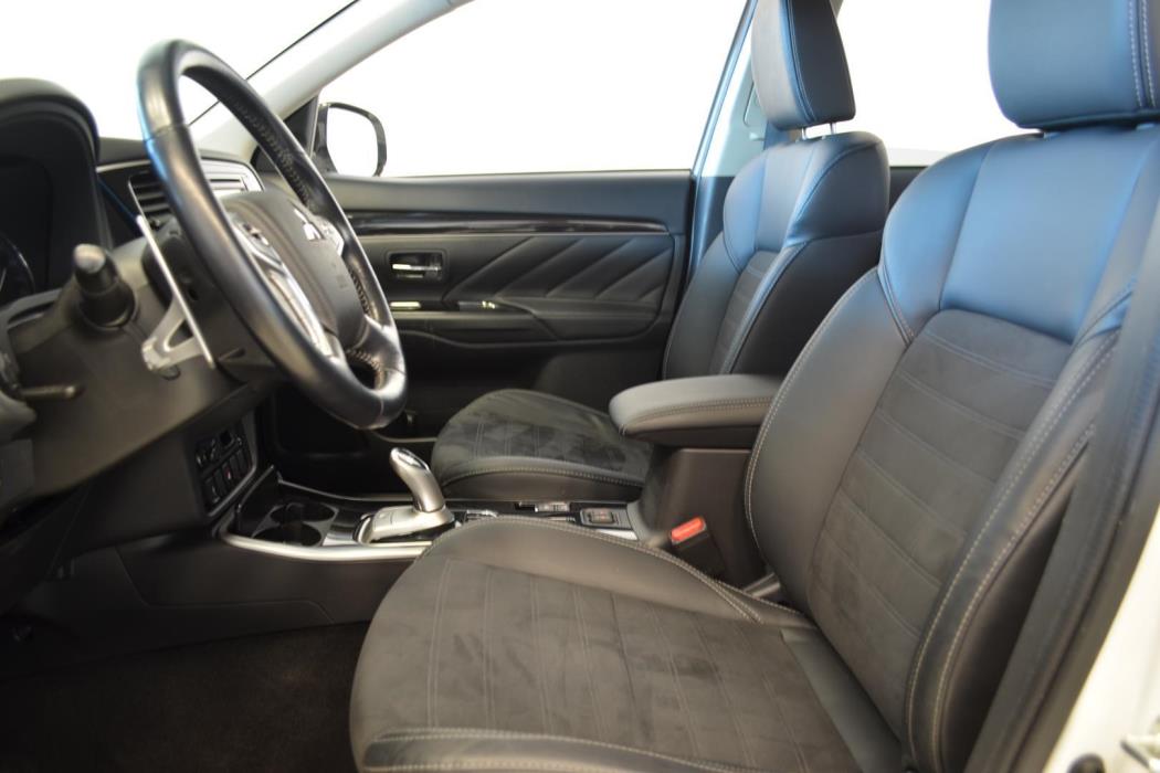 MITSUBISHI Outlander PHEV 2019