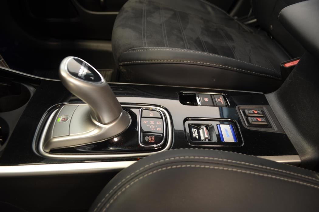 MITSUBISHI Outlander PHEV 2019