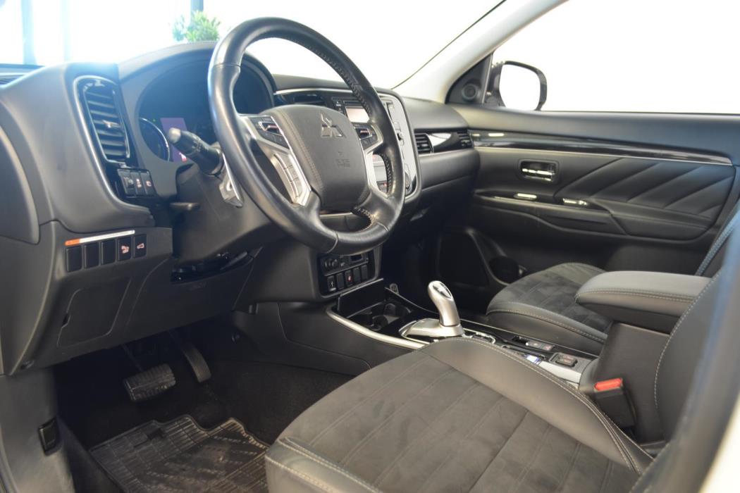 MITSUBISHI Outlander PHEV 2019