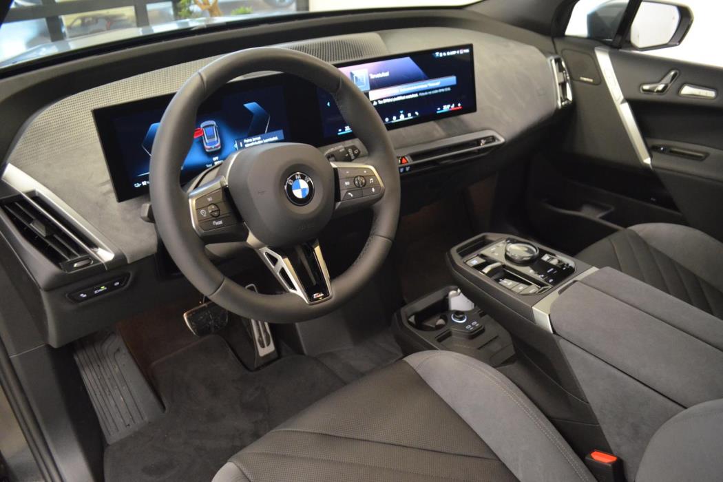 BMW iX 2025
