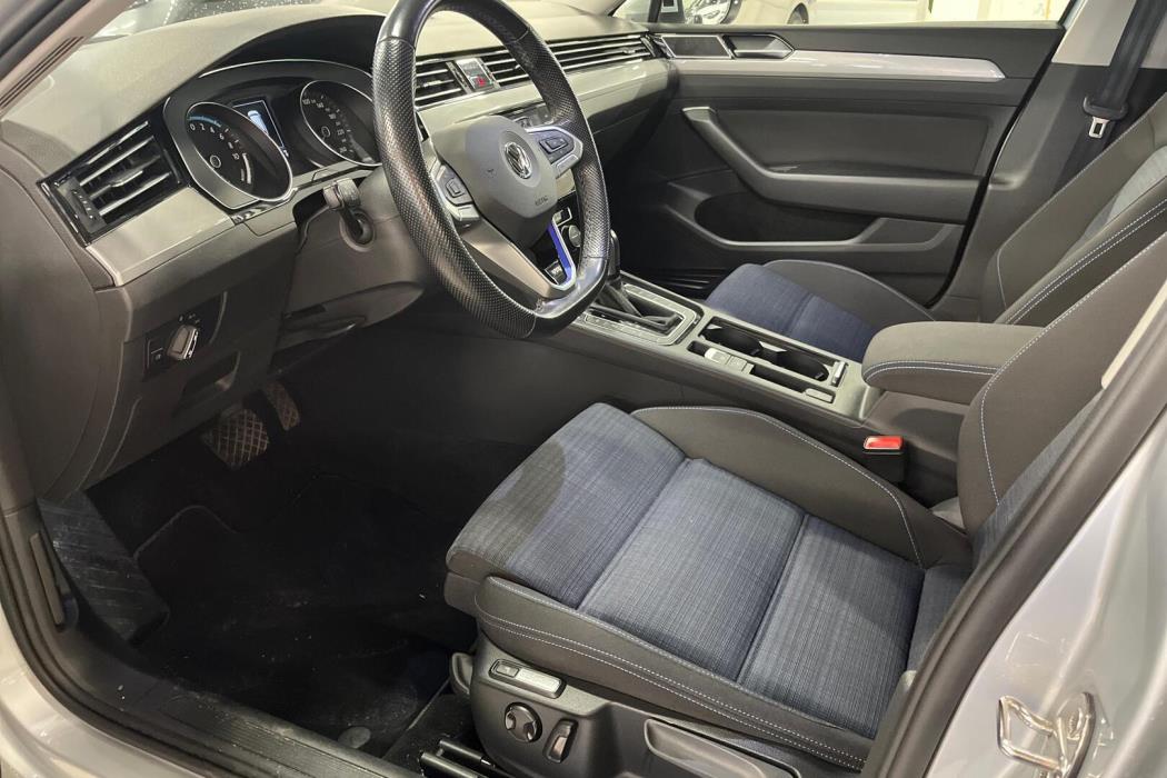 VOLKSWAGEN Passat 2020