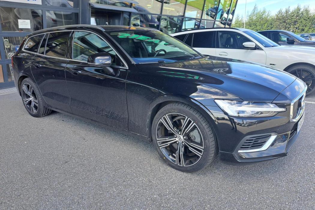 VOLVO V60 2022