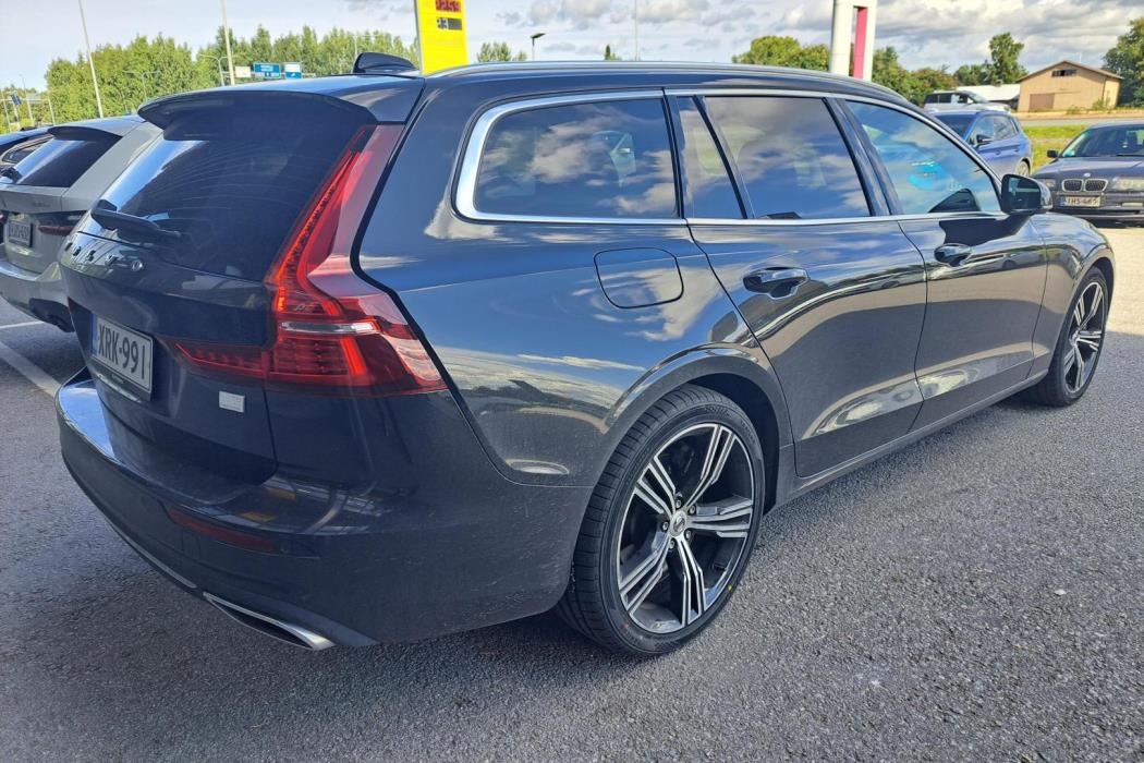 VOLVO V60 2022