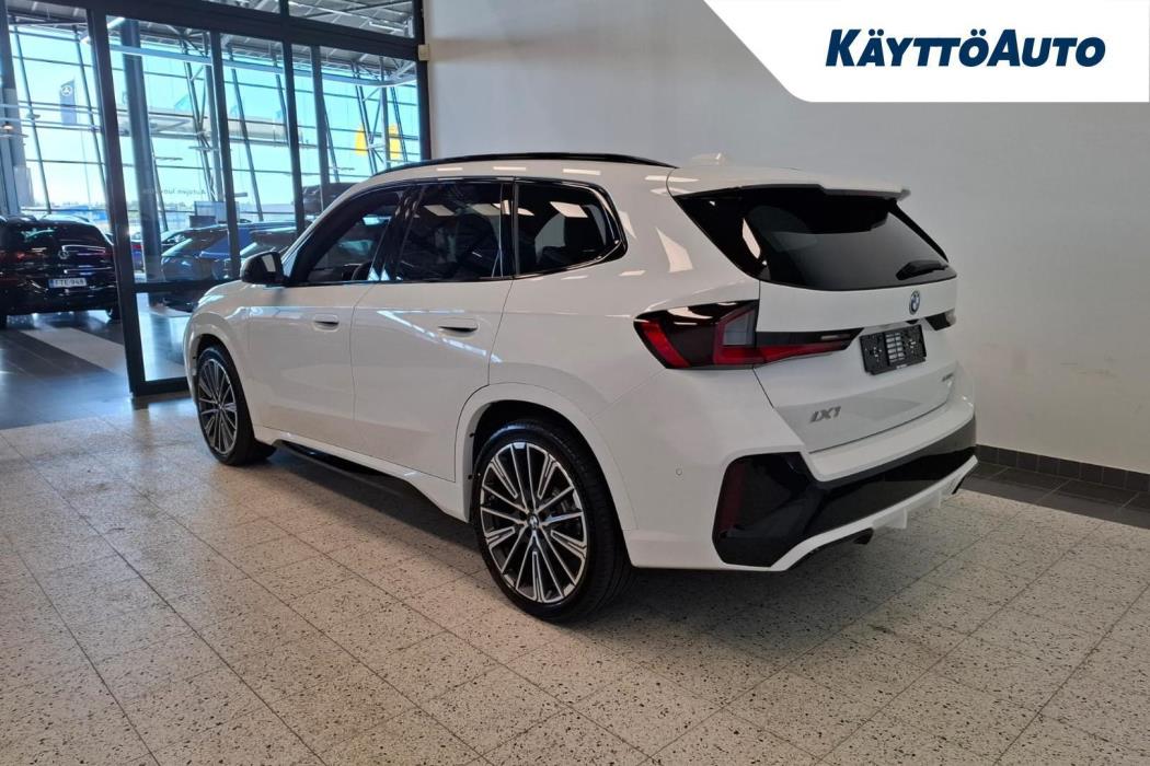 BMW iX1 2026