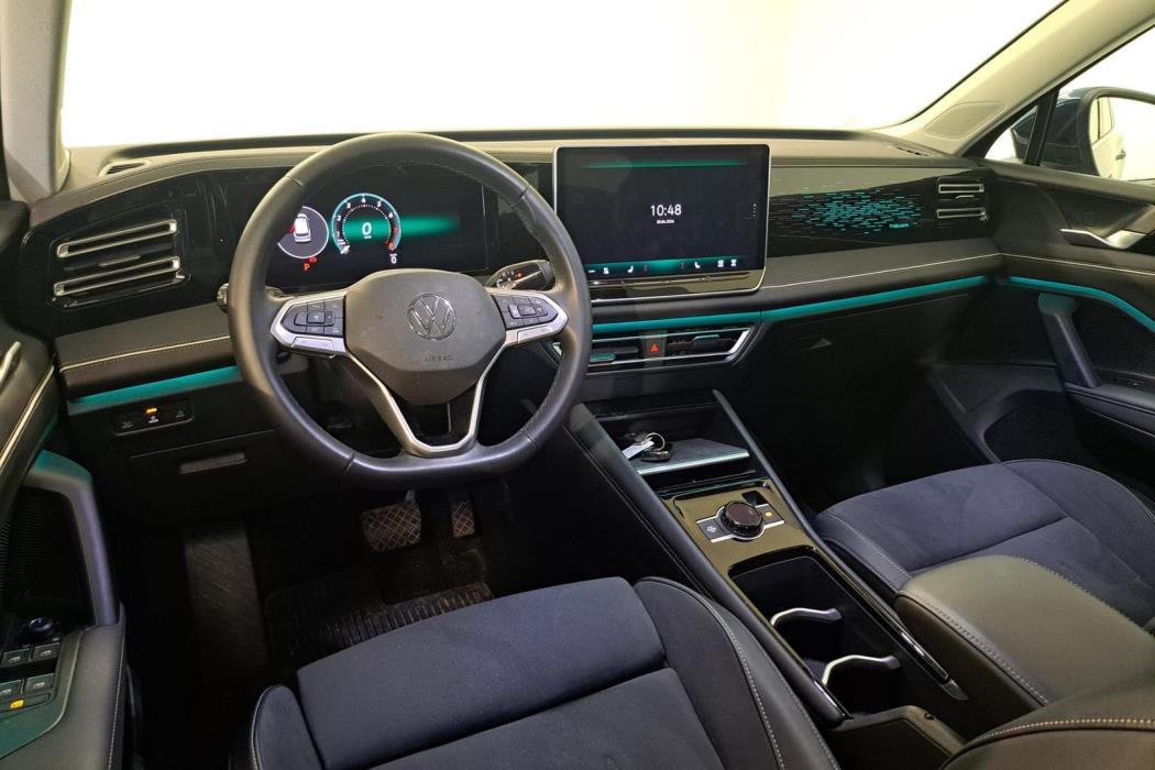 VOLKSWAGEN Tiguan 2024