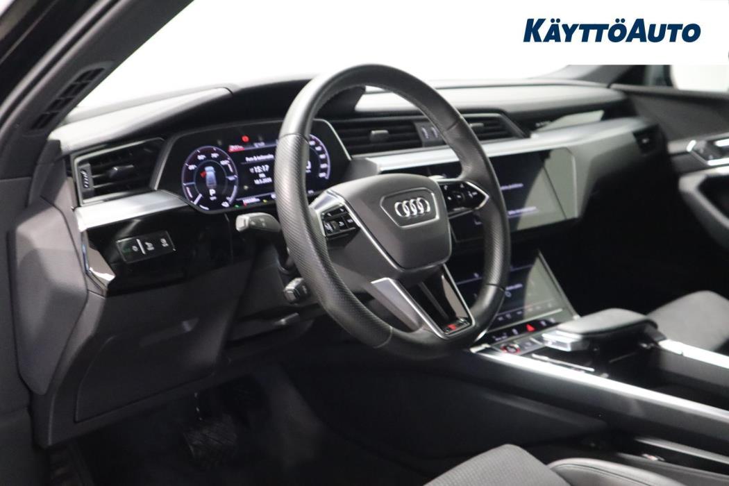 AUDI e-tron 2021