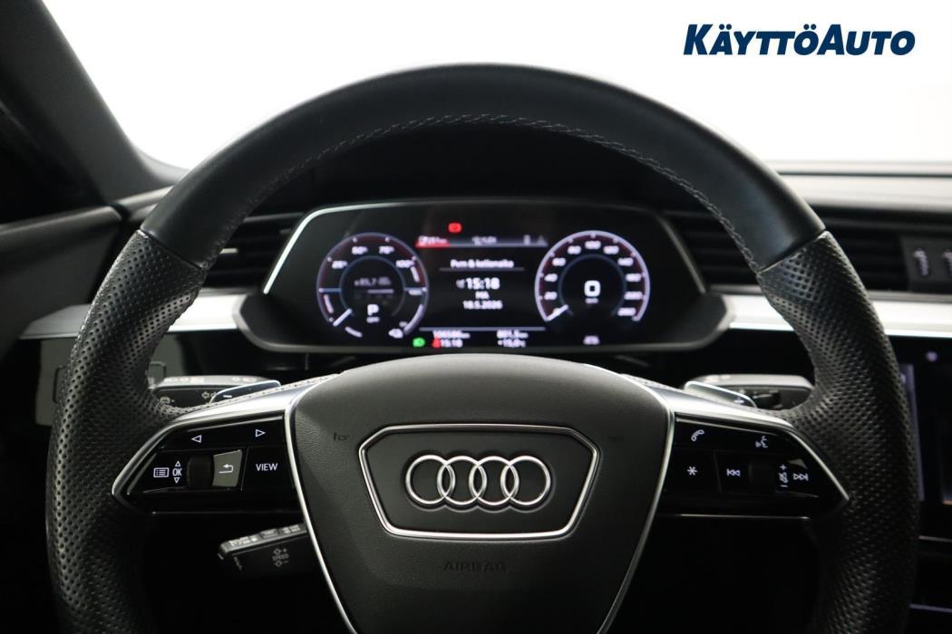 AUDI e-tron 2021