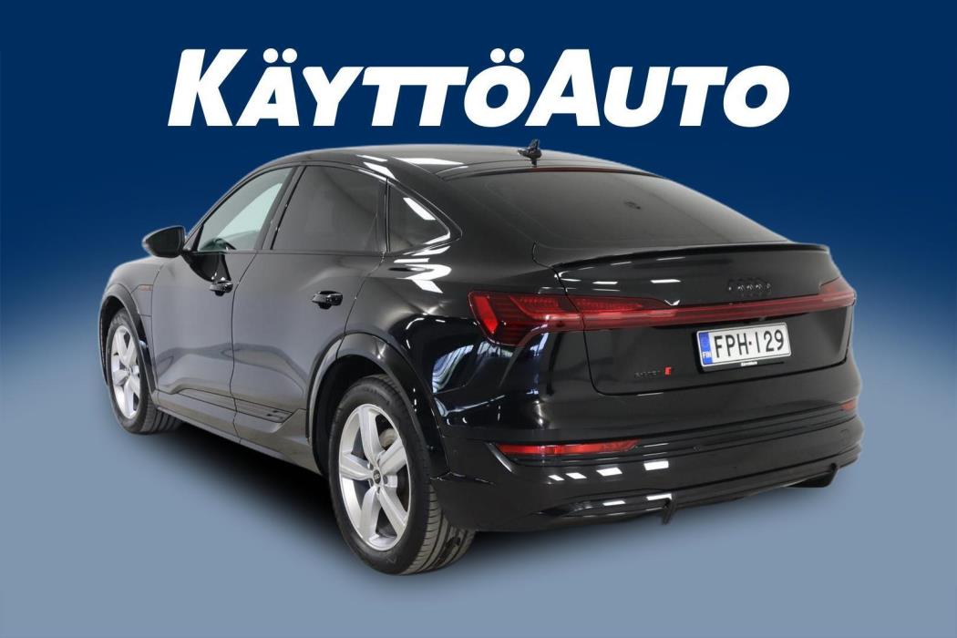 AUDI e-tron 2021