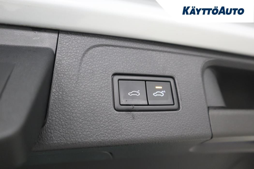 VOLKSWAGEN Passat 2024