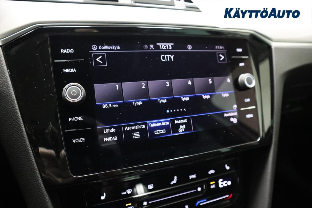 VOLKSWAGEN Passat 2024