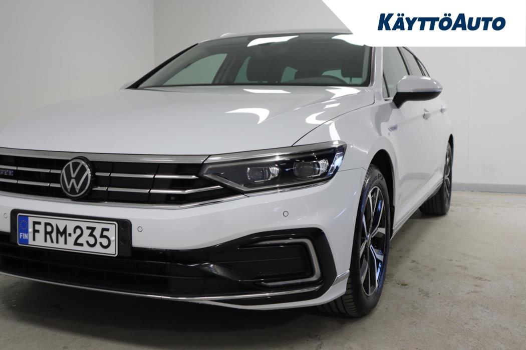 VOLKSWAGEN Passat 2024