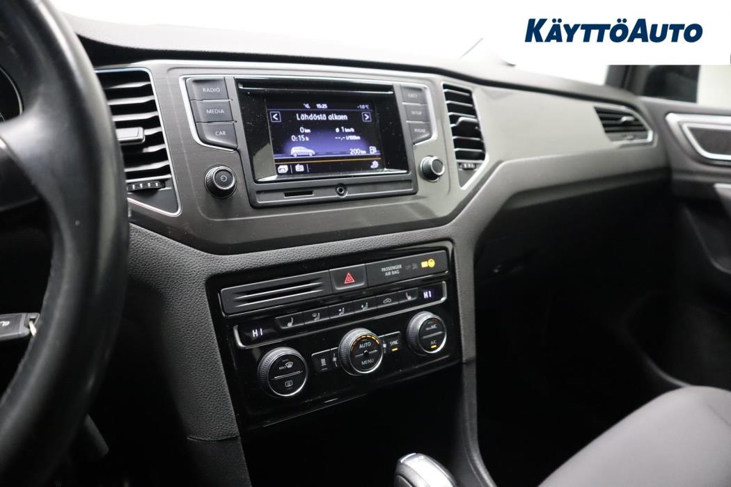 VOLKSWAGEN Golf Sportsvan 2016