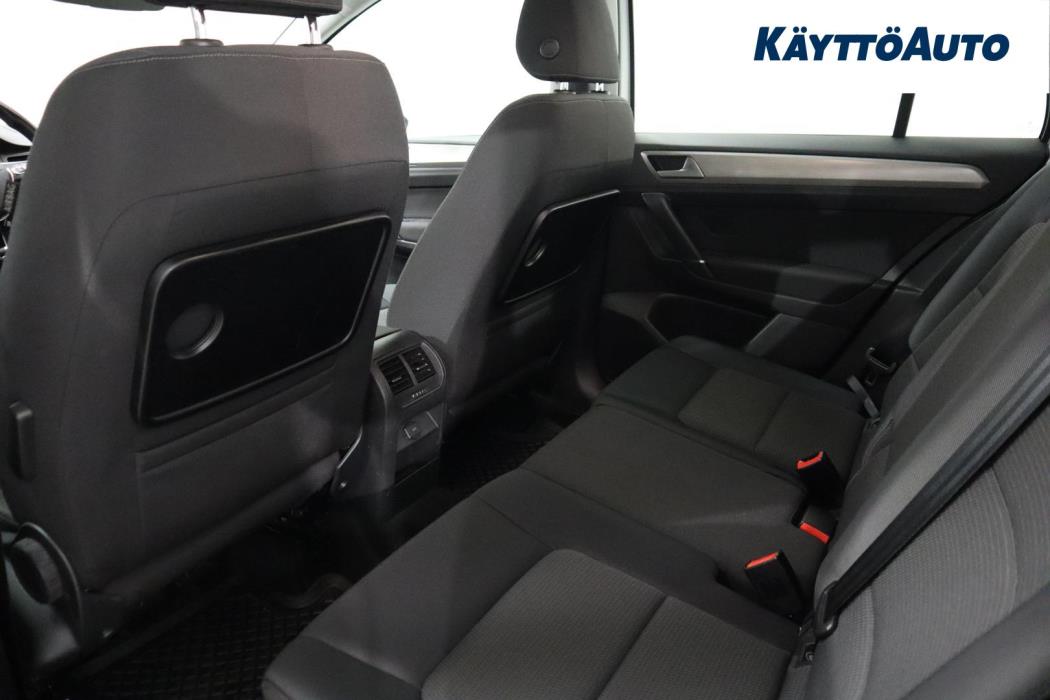 VOLKSWAGEN Golf Sportsvan 2017