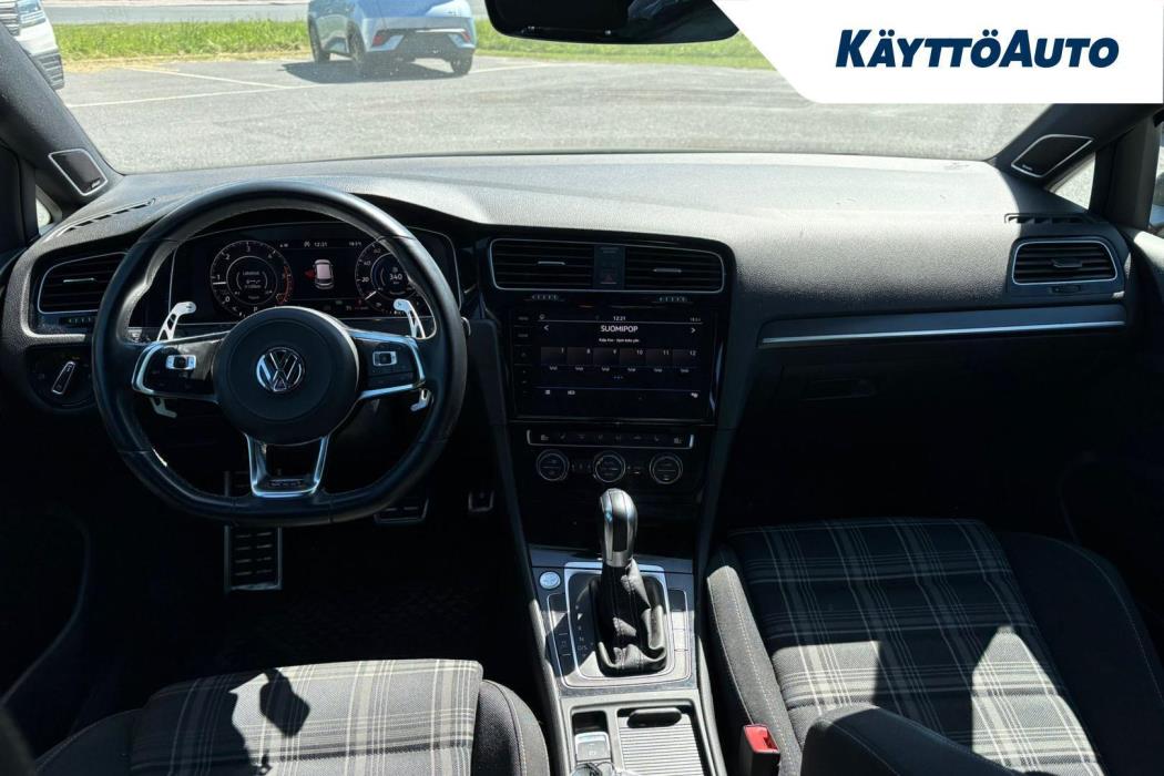 VOLKSWAGEN Golf 2018