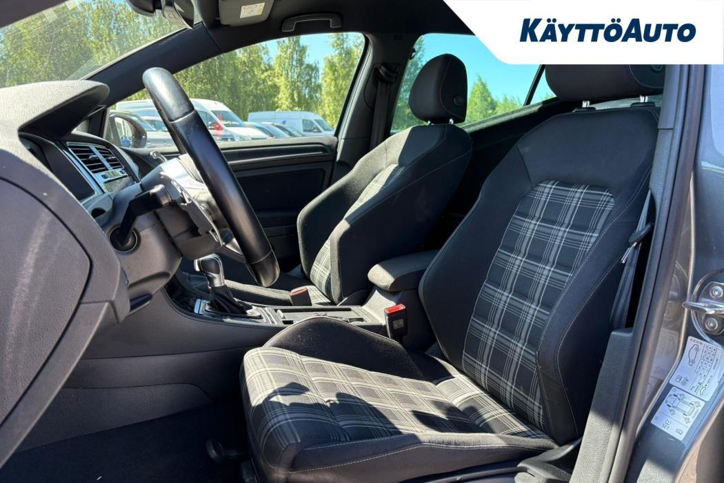 VOLKSWAGEN Golf 2018