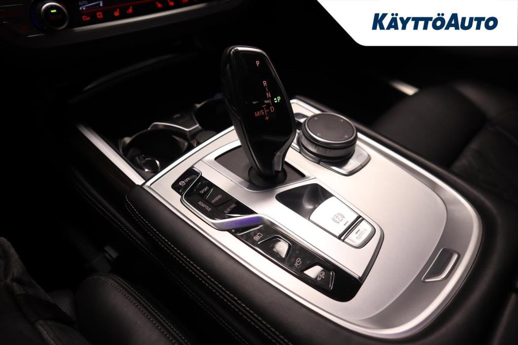 BMW 745 2019