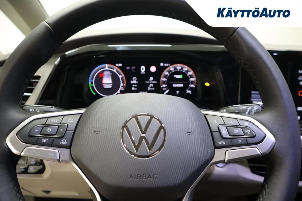 VOLKSWAGEN Multivan 2026