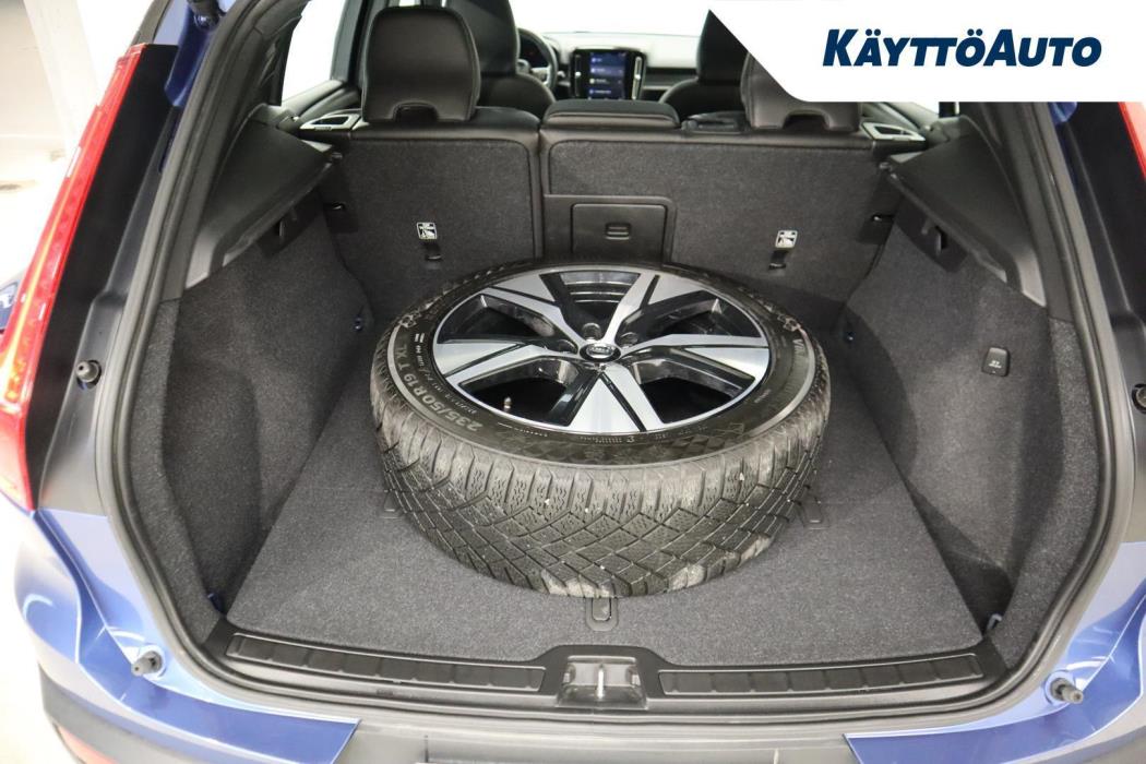 VOLVO XC40 2021