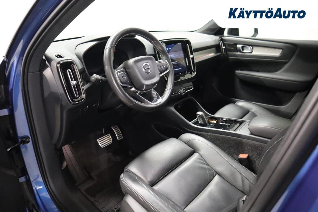VOLVO XC40 2021