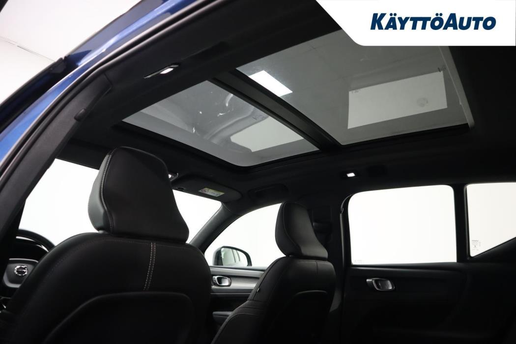 VOLVO XC40 2021