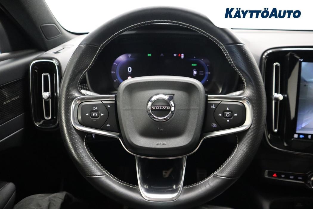 VOLVO XC40 2021