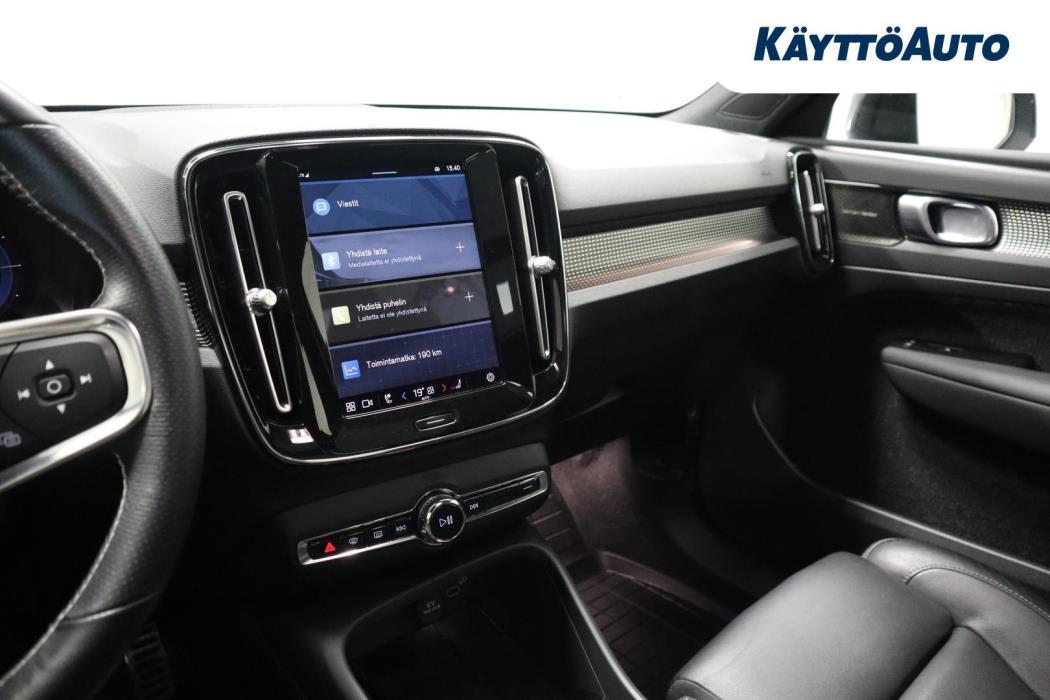 VOLVO XC40 2021