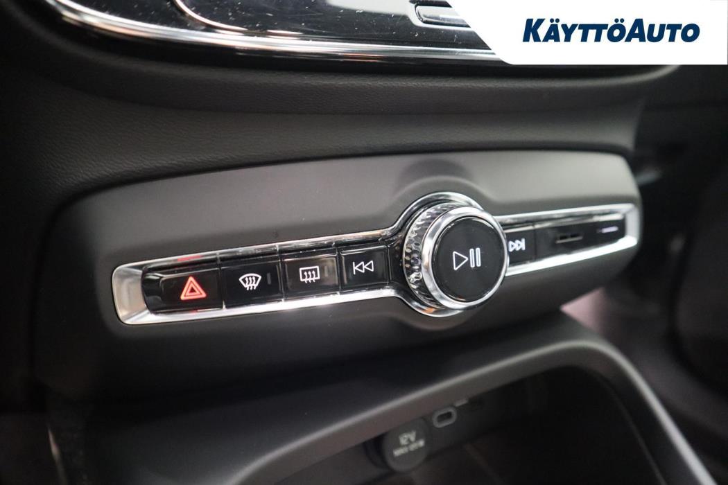 VOLVO XC40 2021