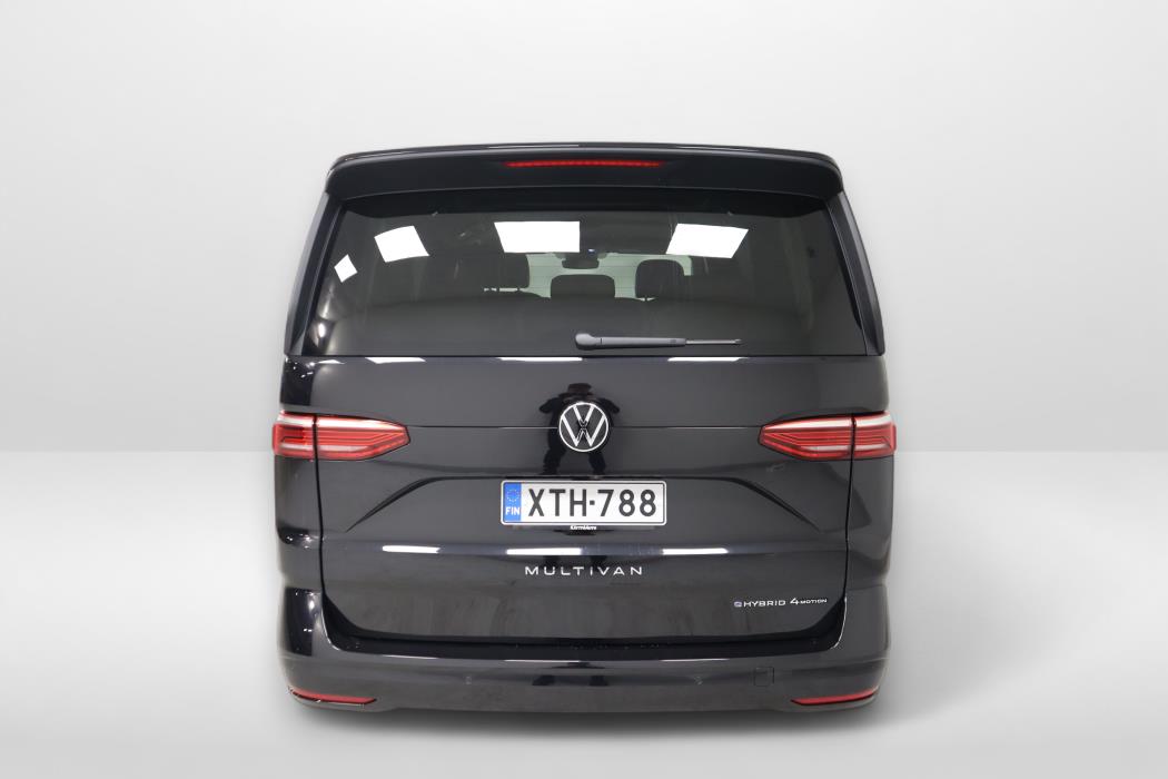 VOLKSWAGEN Multivan 2025