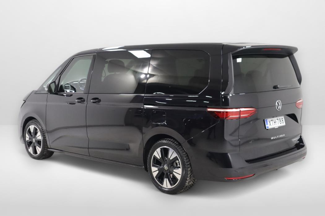 VOLKSWAGEN Multivan 2025