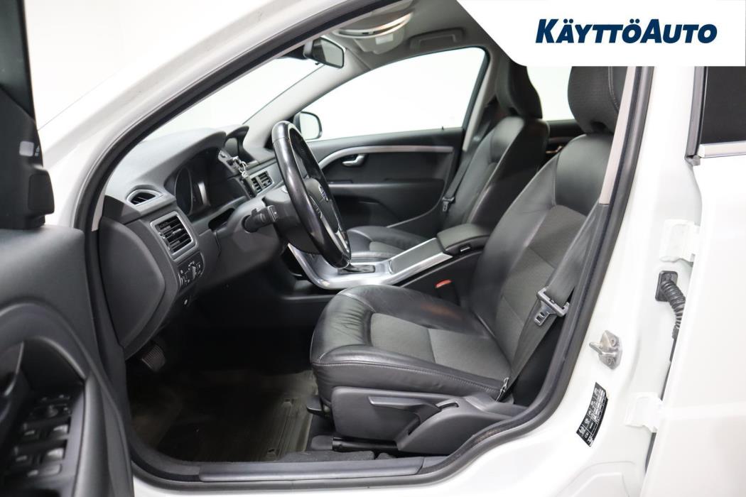 VOLVO V70 2015