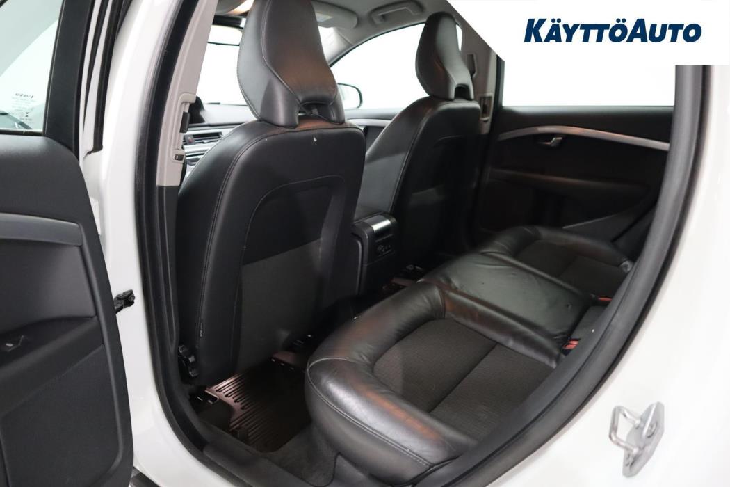 VOLVO V70 2015