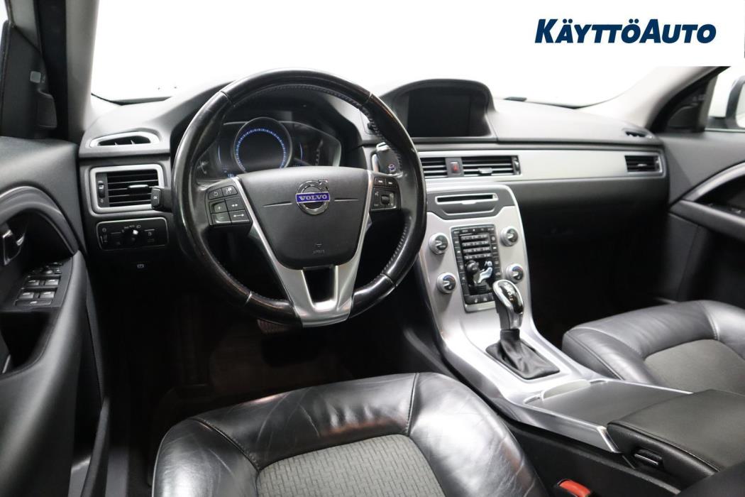 VOLVO V70 2015